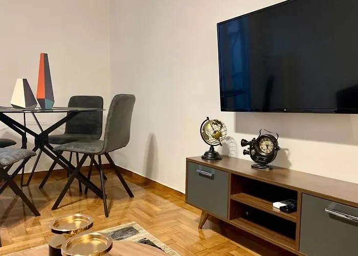 Kallimarmaro 2-Bedroom Apartment